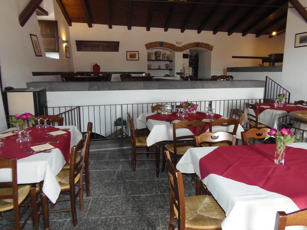 Le Cisterne Dell'Etna Hotel Calcerana-Marina Buitenkant foto