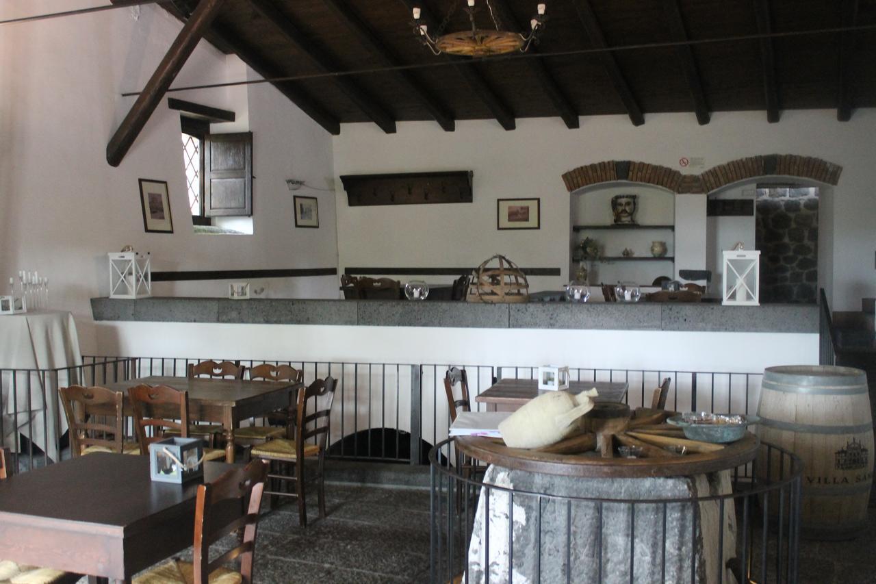 Le Cisterne Dell'Etna Hotel Calcerana-Marina Buitenkant foto