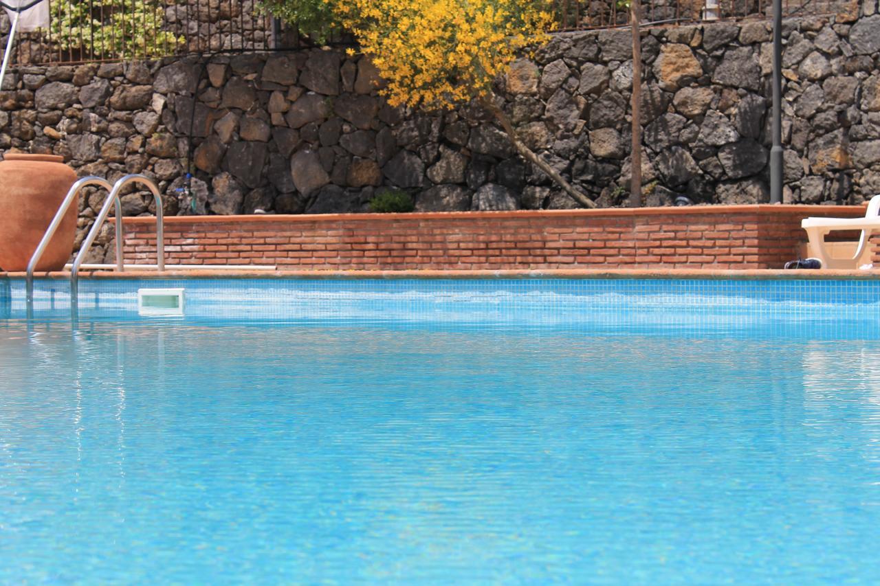 Le Cisterne Dell'Etna Hotel Calcerana-Marina Buitenkant foto