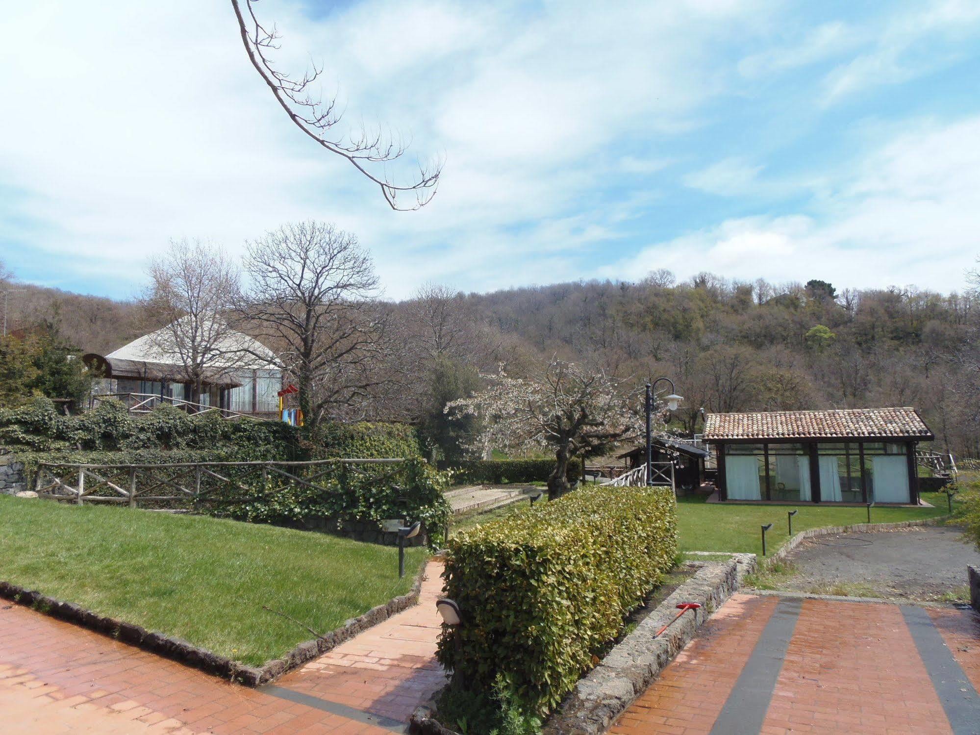 Le Cisterne Dell'Etna Hotel Calcerana-Marina Buitenkant foto
